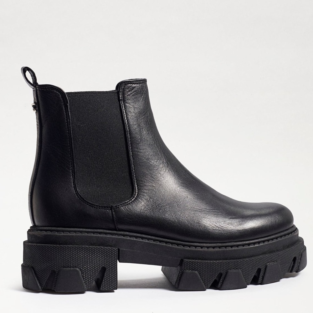 DAELYN CHUNKY SOLE SHORT BOOT